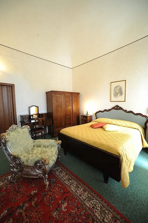 Hotel Villa Kinzica بيزا