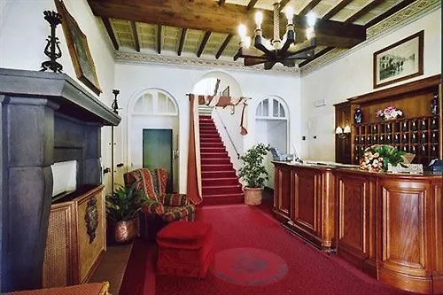 Hotel Villa Kinzica بيزا 3*,