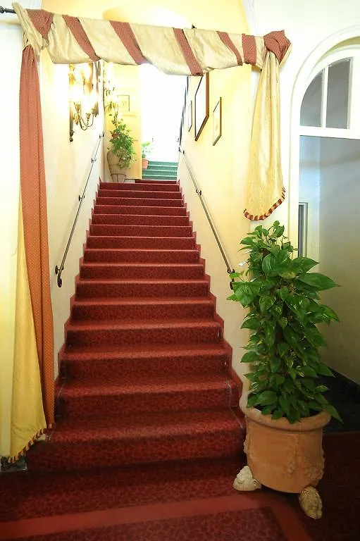 Hotel Villa Kinzica بيزا