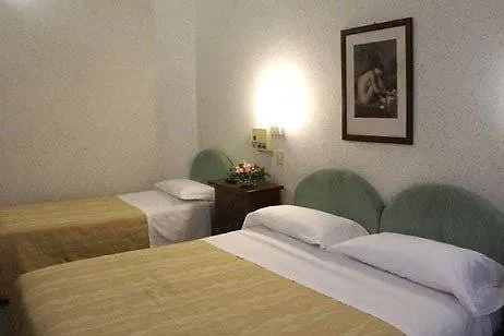 Hotel Villa Kinzica بيزا
