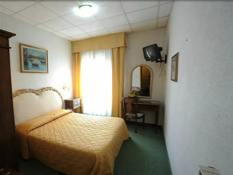 Hotel Villa Kinzica بيزا 3*,  إيطاليا